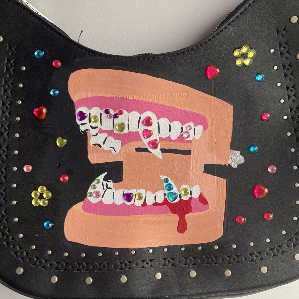 Tooth Gem Purse - Picture 3 of 4